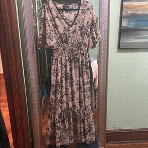 Chic Black Floral Maxi Dress